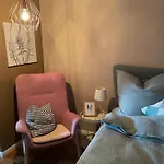 Kochstedter Wohnstuben - Wohnen Mit Naturbaustoffen In Der Bauhausstadt