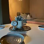 Lägenhet Kochstedter Wohnstuben - Wohnen Mit Naturbaustoffen In Der Bauhausstadt