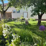 Lägenhet Kochstedter Wohnstuben - Wohnen Mit Naturbaustoffen In Der Bauhausstadt