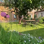 Kochstedter Wohnstuben - Wohnen Mit Naturbaustoffen In Der Bauhausstadt Lägenhet