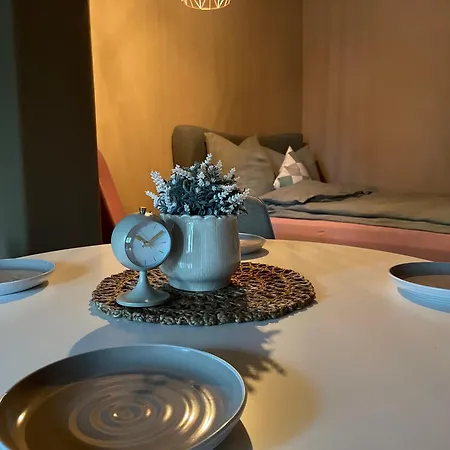 아파트 Kochstedter Wohnstuben - Wohnen Mit Naturbaustoffen In Der Bauhausstadt