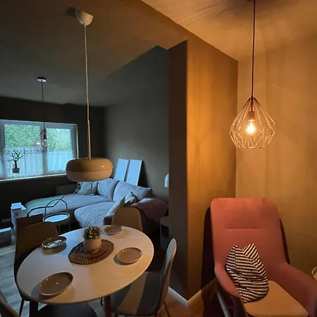 Daire Kochstedter Wohnstuben - Wohnen Mit Naturbaustoffen In Der Bauhausstadt *