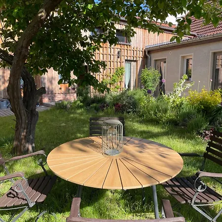 Apartment Kochstedter Wohnstuben - Mit Naturbaustoffen In Der Bauhausstadt - Hundefreundlich - Ebenerdig - Mit Garten - Parkplatz Inklusive