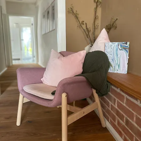 Kochstedter Wohnstuben - Wohnen Mit Naturbaustoffen In Der Bauhausstadt 아파트