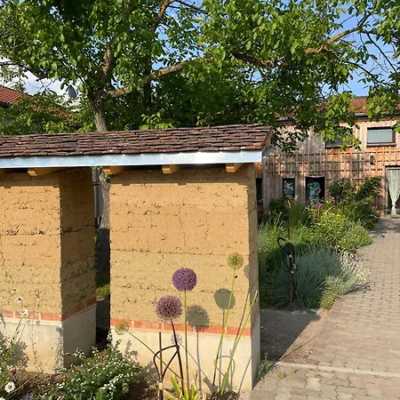 Kochstedter Wohnstuben - Mit Naturbaustoffen In Der Bauhausstadt - Hundefreundlich - Ebenerdig - Mit Garten - Parkplatz Inklusive Daire