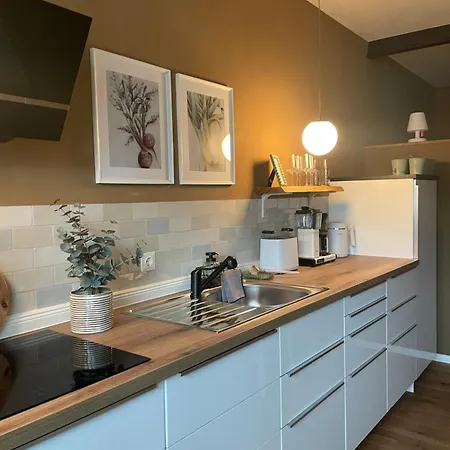Kochstedter Wohnstuben - Mit Naturbaustoffen In Der Bauhausstadt - Hundefreundlich - Ebenerdig - Mit Garten - Parkplatz Inklusive *