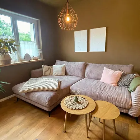 Kochstedter Wohnstuben - Mit Naturbaustoffen In Der Bauhausstadt - Hundefreundlich - Ebenerdig - Mit Garten - Parkplatz Inklusive *