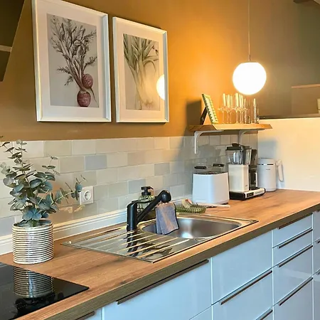 Daire Kochstedter Wohnstuben - Mit Naturbaustoffen In Der Bauhausstadt - Hundefreundlich - Ebenerdig - Mit Garten - Parkplatz Inklusive *