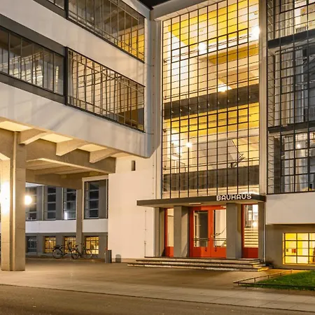 Kochstedter Wohnstuben - Mit Naturbaustoffen In Der Bauhausstadt - Hundefreundlich - Ebenerdig - Mit Garten - Parkplatz Inklusive