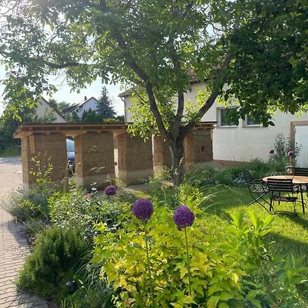 Kochstedter Wohnstuben - Mit Naturbaustoffen In Der Bauhausstadt - Hundefreundlich - Ebenerdig - Mit Garten - Parkplatz Inklusive Dessau-Rosslau