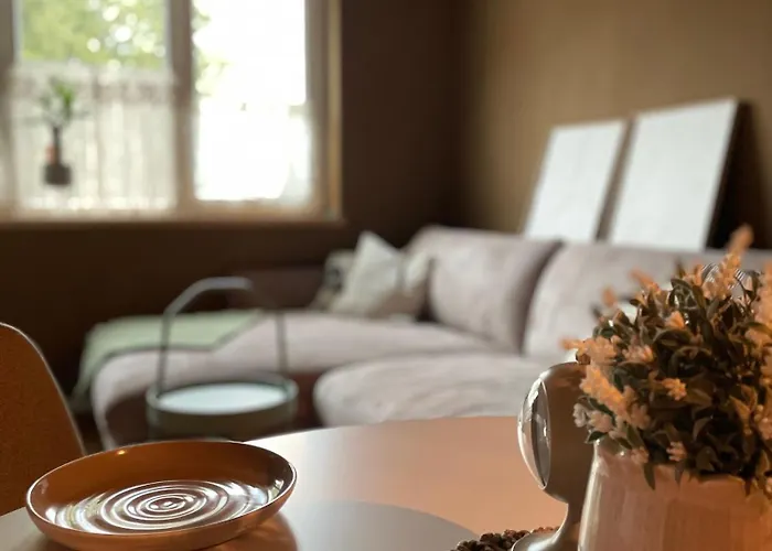 Kochstedter Wohnstuben - Wohnen Mit Naturbaustoffen In Der Bauhausstadt