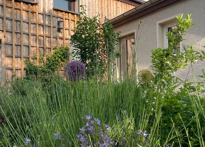 Kochstedter Wohnstuben - Wohnen Mit Naturbaustoffen In Der Bauhausstadt