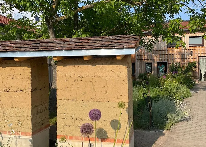 Kochstedter Wohnstuben - Wohnen Mit Naturbaustoffen In Der Bauhausstadt 아파트