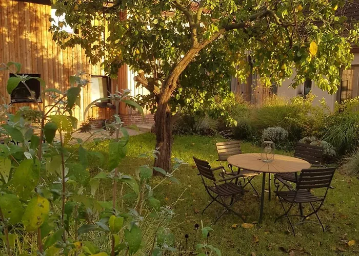 Kochstedter Wohnstuben - Wohnen Mit Naturbaustoffen In Der Bauhausstadt Apartman